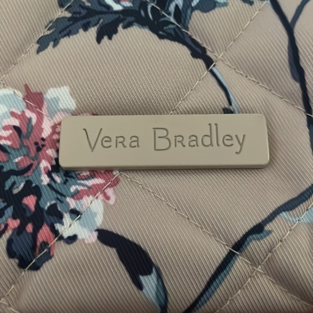 Vera Bradley floral cosmetic bag NWOT - Picture 2 of 4